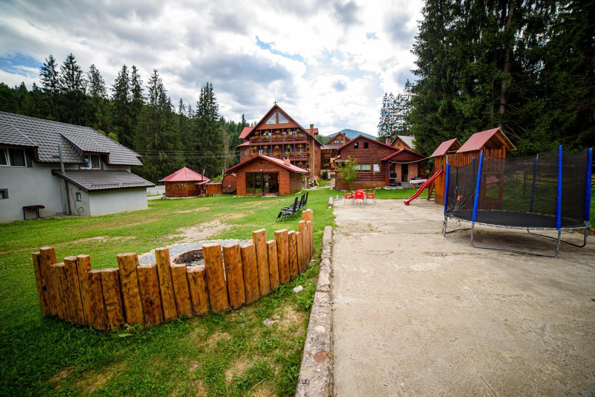 Hotel Casa Binu Arieşeni Zewnętrze zdjęcie